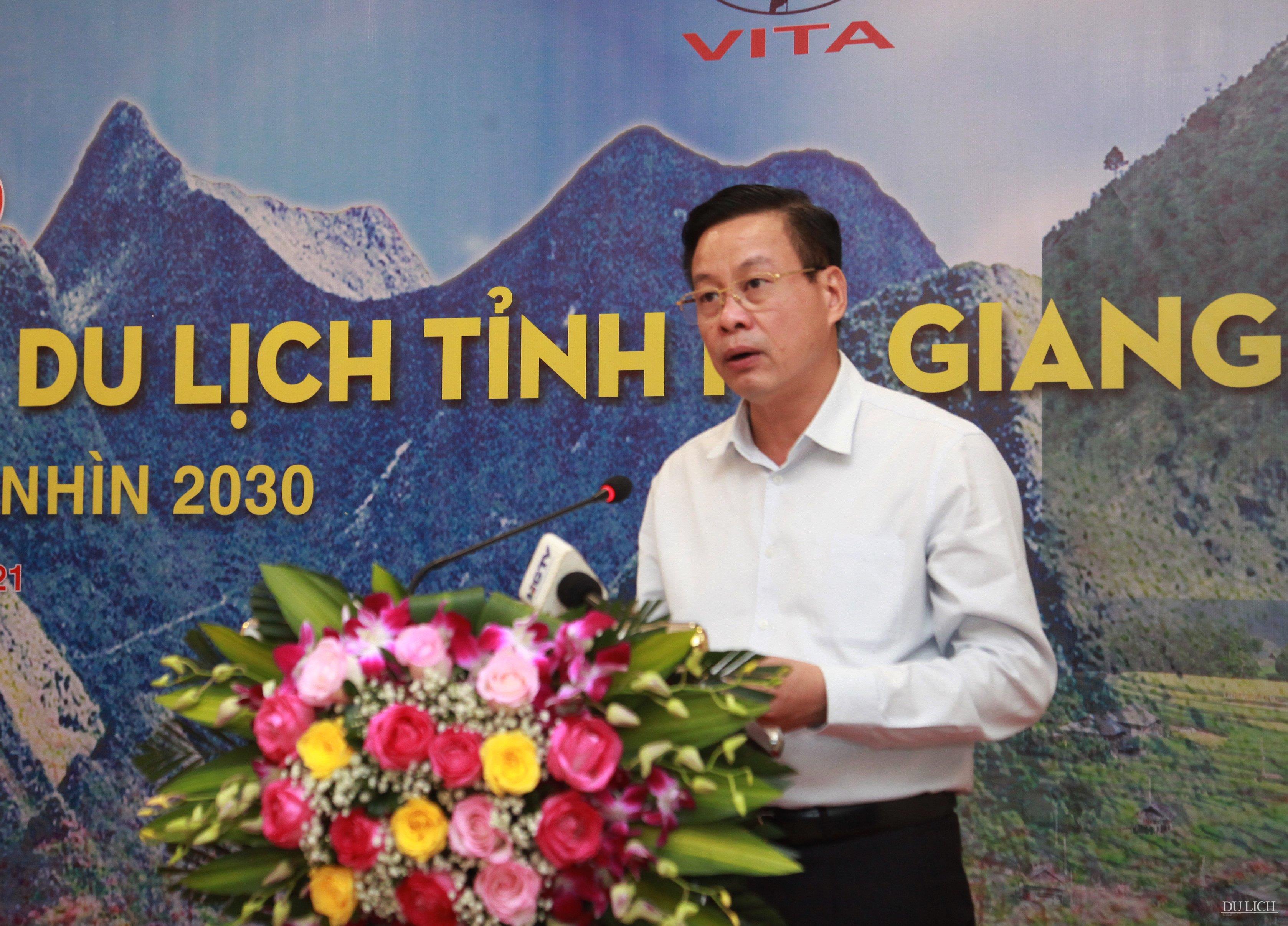Phó Bí thư Tỉnh ủy, Chủ tịch UBND tỉnh Hà Giang Nguyễn Văn Sơn phát biểu khai mạc hội thảo